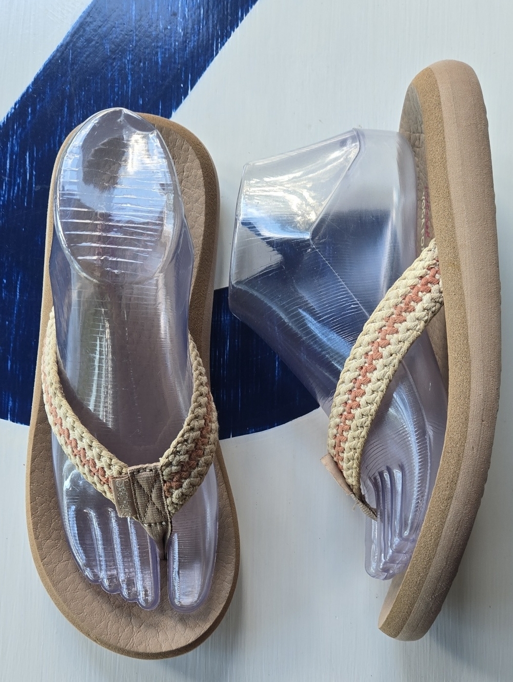 Skechers Tan Cali Relaxed Fit Yoga Foam Flip Flop Size 8